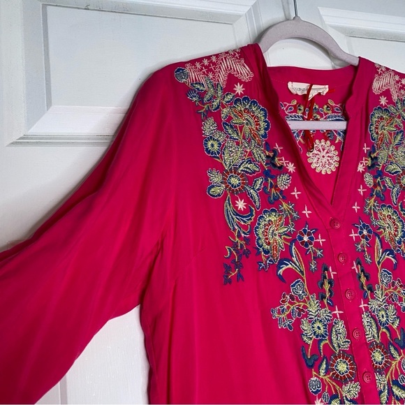 Luna Moon Hot Pink Embroidered Floral Tab Sleeve Tunic Top Size Large NWOT - Picture 2 of 9